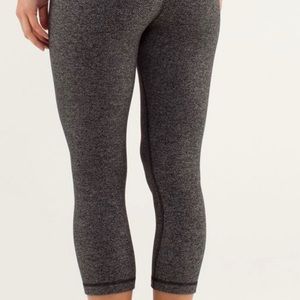 Lululemon herringbone crop in black and white